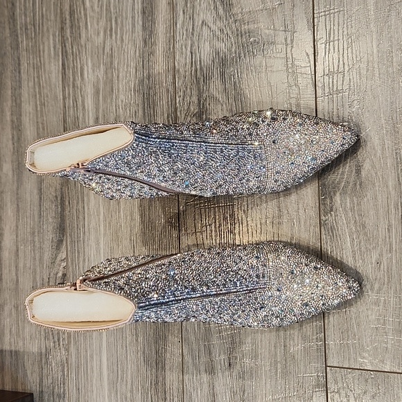 EUC Betsy Johnson Glass stone upper Sequins 3 1/2" heeled Boots sz 8.5M - Picture 6 of 14